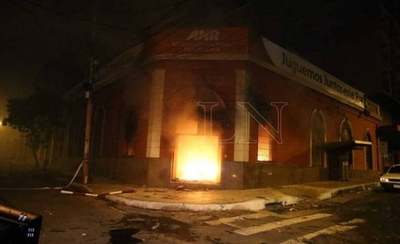 Diario HOY | ANR condena el "criminal atentado" a sede de Colorado Róga