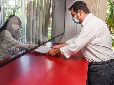 Denuncian desabastecimiento y sobrecosto de medicamentos
