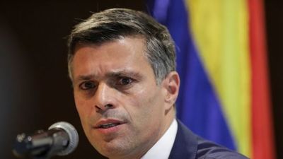 Sorprenden al opositor venezolano Leopoldo López en una terraza turística de España