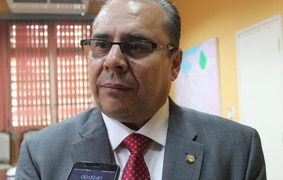 Luis Escoto, sin confianza