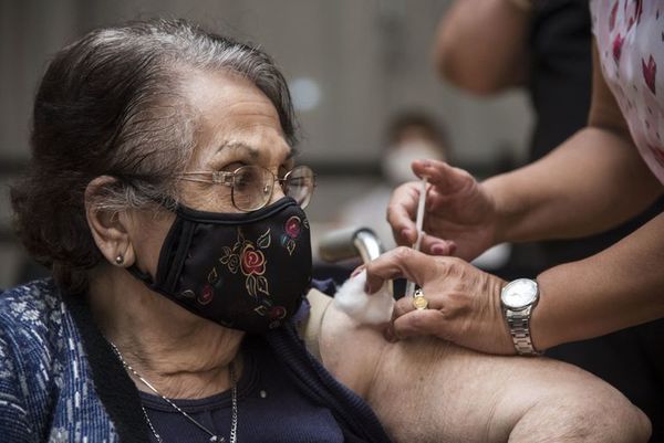 Vacunación avanza con dificultad en Argentina, frente a otra ola de covid-19 - Mundo - ABC Color