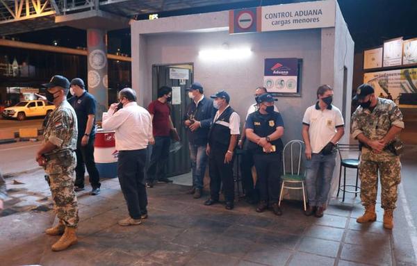 Presunta red de coimas: varios detenidos tras allanamientos en Aduana de CDE