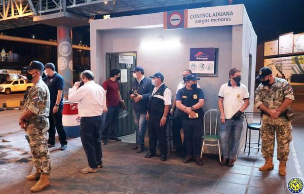Contrabando: Aduaneros y militares coimeros caen en el Este •