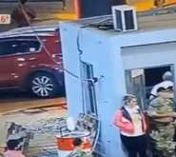 Más de una decena de detenidos en Aduana de CDE - Paraguay.com