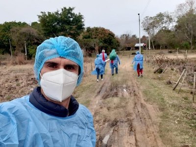 Crónica / AYUDA EN EL CAMPO. “Me hice amigo de muchos pacientes”
