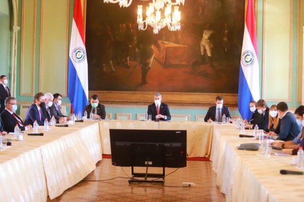 Tras expectativa por aparición de Abdo, paraguayos quedaron con más incertidumbre