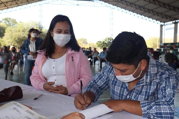 Cincuenta familias de Boquerón recibieron subsidios para la vivienda propia | .::Agencia IP::.