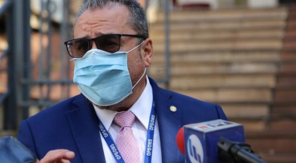 Retiran confianza a representante de OMS por mentir sobre vacunas de Covax