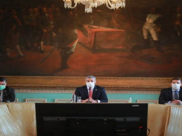 Un presidente desorientado pintó maravillas, pero no hay vacunas