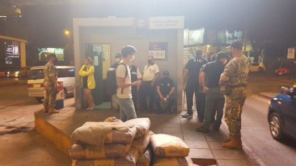 Desbaratan presunta red de funcionarios y militares coimeros en el Puente de la Amistad