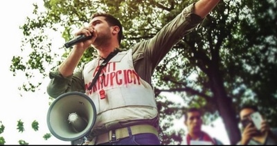 Viveros muestra su enojo por la detención de jóvenes manifestantes