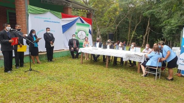 Nativos concluyen carrera universitaria en Amambay