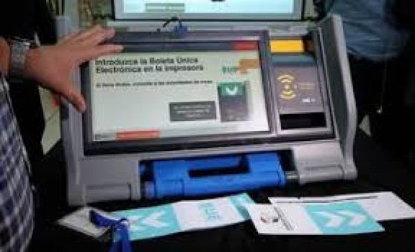 Más de 6.000 electores se acercaron a conocer las máquinas de votación