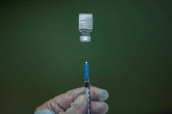 Diario HOY | Vacuna Pfizer es segura y eficaz en adolescentes, según estudios