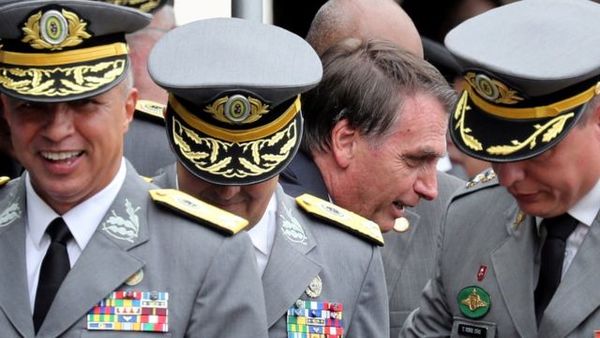 Renuncia la cúpula militar brasilera en protesta contra Bolsonaro | OnLivePy