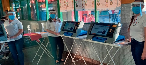 Más de 6.000 electores se acercaron a practicar con máquinas de votación | .::Agencia IP::.