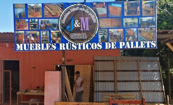 Diario HOY | Fabrican y venden muebles de pallets para comprar una prótesis de cadera