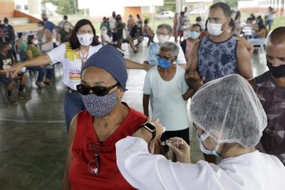 Dos vacunas chinas contra el Covid que se usan en América Latina entraron en la etapa final de revisión por expertos de la OMS - ADN Digital