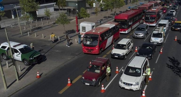 Diario HOY | Alarma en Chile por escaso cumplimiento de cuarentenas y alza en positividad