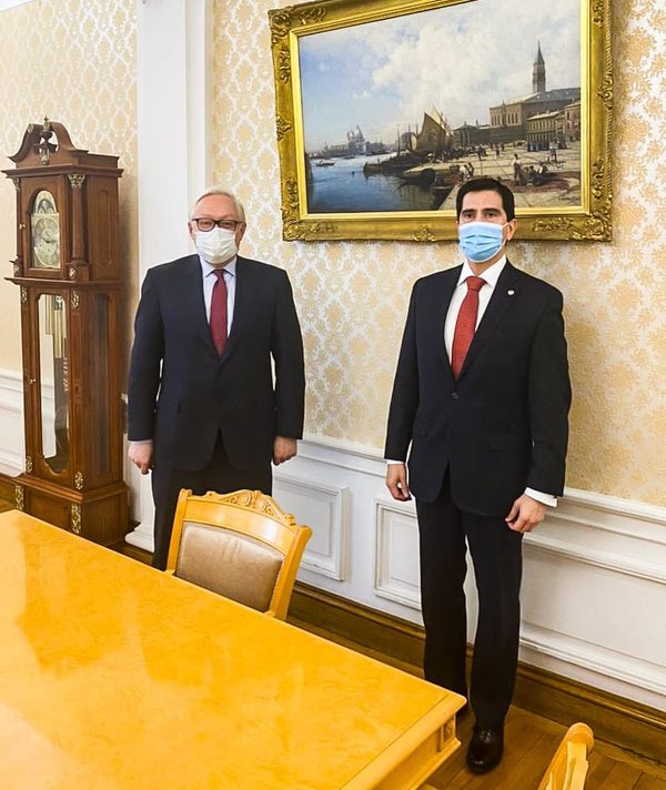 Ministro asesor se reúne con autoridades en Rusia para suministro de vacunas | .::Agencia IP::.