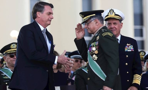 Diario HOY | Bolsonaro nombra nuevos comandantes de las Fuerzas Armadas tras salida masiva