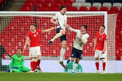 Inglaterra aprovechó la ausencia de Lewandowski y derrotó a Polonia