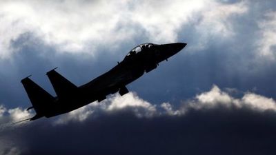 Un F-15 saudí abate un dron suicida de los hutíes con un misil