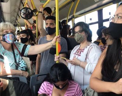 Renuncia el viceministro de Transporte en medio de la crisis por las reguladas de los colectivos
