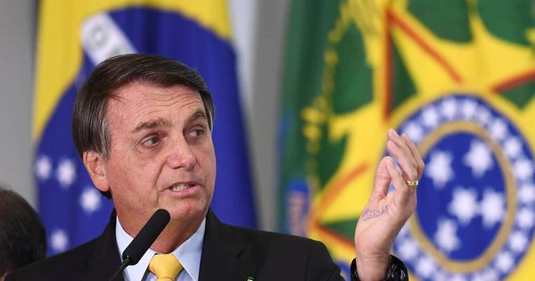 La Nación / Bolsonaro nombra a la nueva cúpula de las FFAA de Brasil