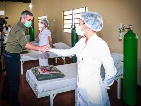 Marito instala pabellón y enfermos Covid mendigan por medicamentos