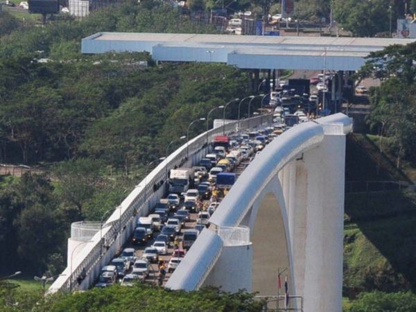Alertan que protocolo de ingreso al país es insuficiente ante nuevas variantes