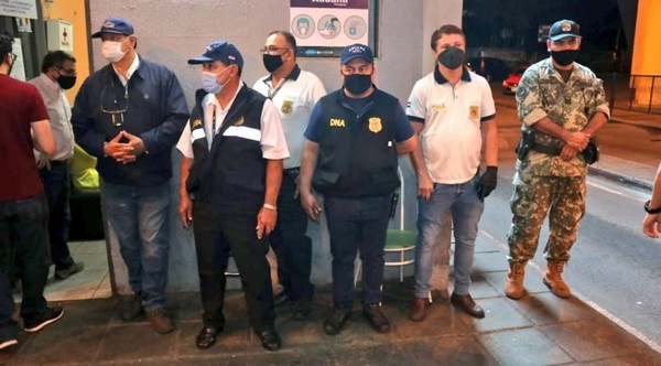 Imputan a nueve personas por soborno y contrabando en la Zona Primaria de CDE - Noticiero Paraguay