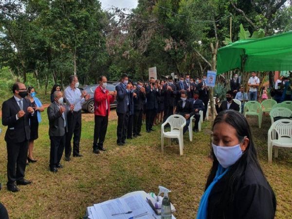 Nativos concluyen su carrera universitaria en Amambay