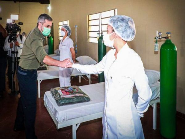 Marito instala pabellón y enfermos Covid mendigan por medicamentos