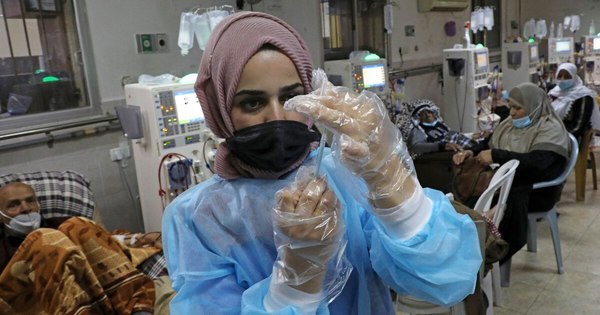 La Nación / Israel inmunizará a adolescentes con Pfizer en mayo