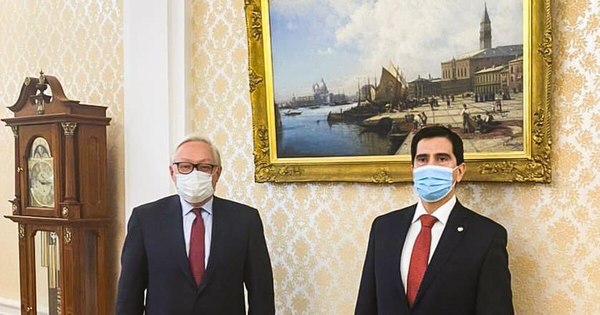La Nación / Asesor presidencial prevé acordar fechas de entregas de vacuna rusa