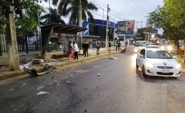 Jueza otorga prisión domiciliaria a joven que arrolló y mató a una mujer