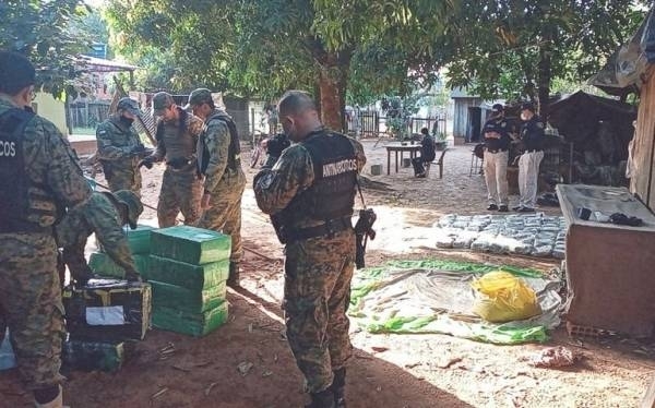 Diario HOY | Incautan 361 kilos de marihuana prensada en Capitán Bado