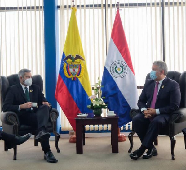 Presidente de Colombia valora la economía paraguaya y su crecimiento en la región