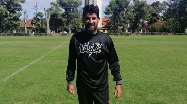 Agranda la historia: Sebastián Abreu ya entrena en el club número 31 de su carrera