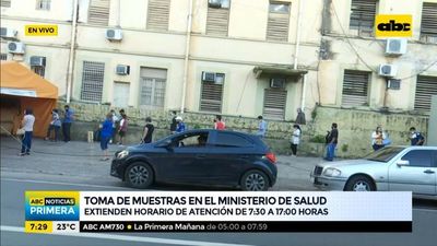 Cerca de 7.000 pruebas diarias: alta demanda obliga a realización de hisopados en días santos - Nacionales - ABC Color