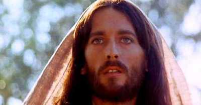La “imposible” exigencia que debió cumplir Robert Powell para “Jesús de Nazareth” - C9N