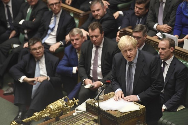 Parlamento británico aprueba pedido de Johnson y aprueba salida de la Unión Europea - El Trueno
