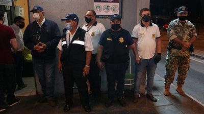 Imputan a funcionarios públicos por supuesta coima en Puente de la Amistad | Noticias Paraguay