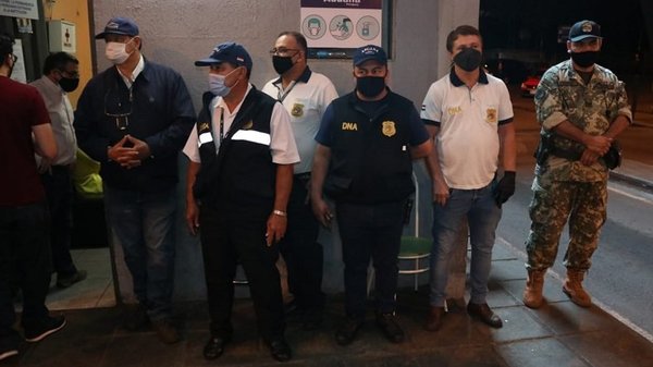 Imputan a funcionarios públicos por supuesta coima en Puente de la Amistad | Noticias Paraguay