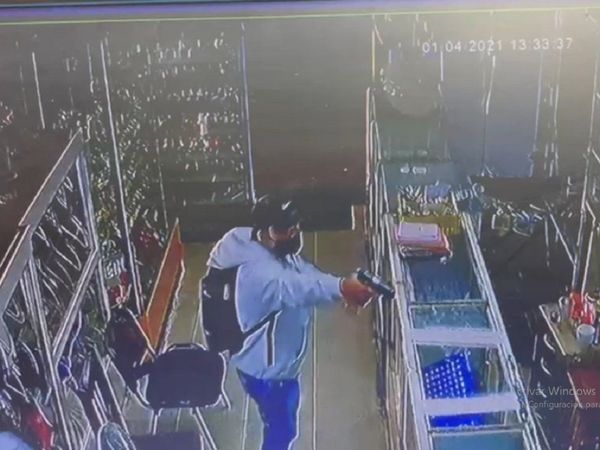 Roban joyería a punta de arma de fuego en microcentro de CDE