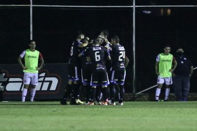 12 de Octubre fue una ráfaga y superó a River Plate en duelo clave