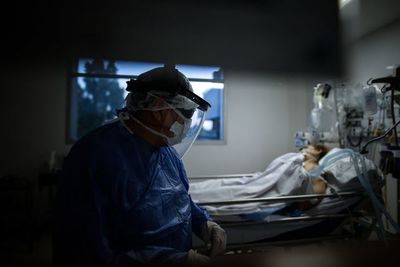 Uruguay supera las 1.000 muertes por la covid-19 con récord de 35 en un día - Mundo - ABC Color