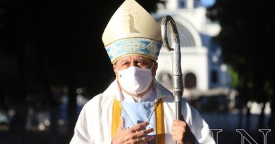 La Nación / “Abdo se encerró mucho y dejó que se acumulen los problemas”, dice monseñor Valenzuela