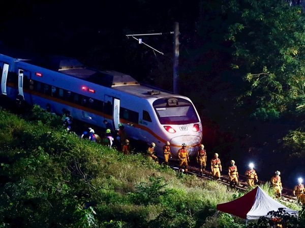 Un accidente ferroviario en Taiwán deja al menos 48 muertos